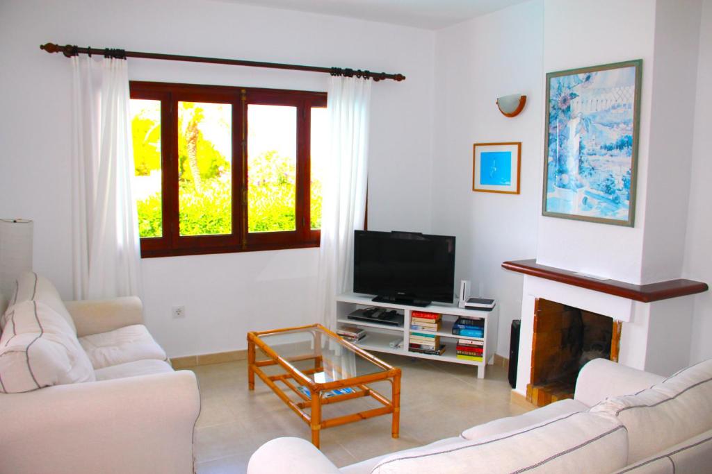 A television and/or entertainment centre at Villa Celia