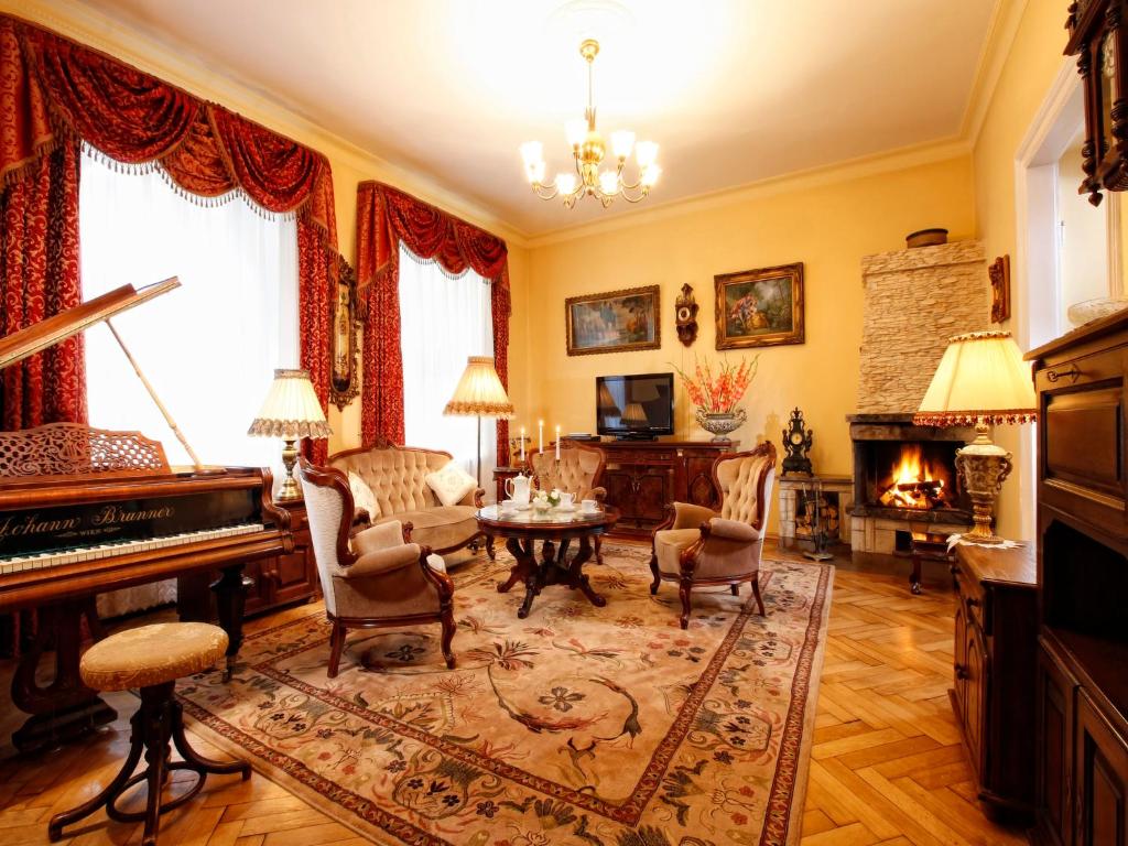 
Deluxe Two Bedroom Apartment
