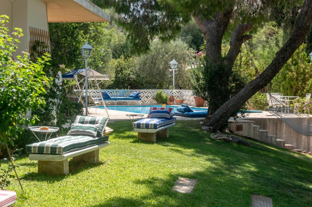 Villa Jackie O! on the Athens Riviera - Housity