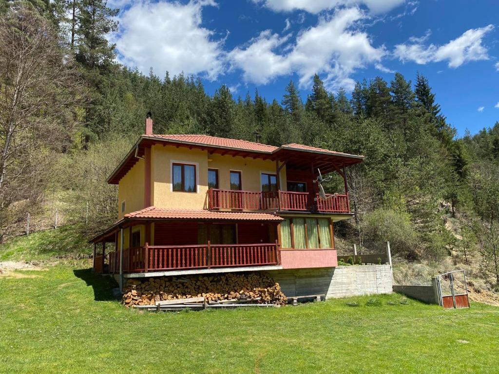 Villa Chaushevi - Housity