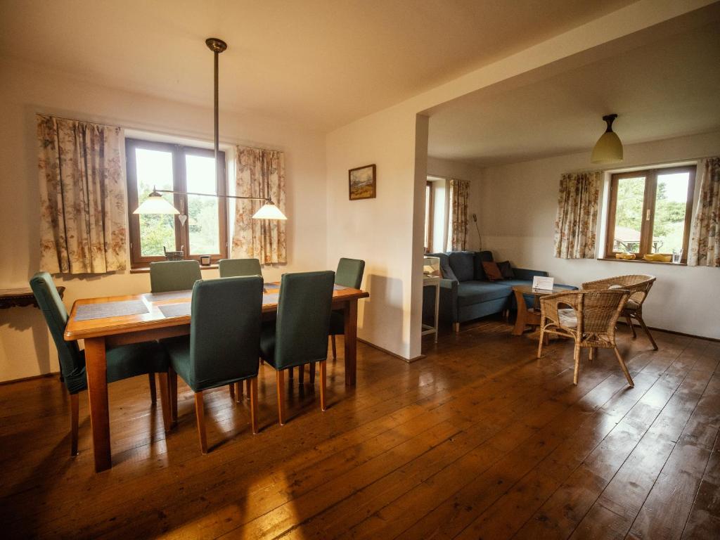 Posezení v ubytování Cottage Bara