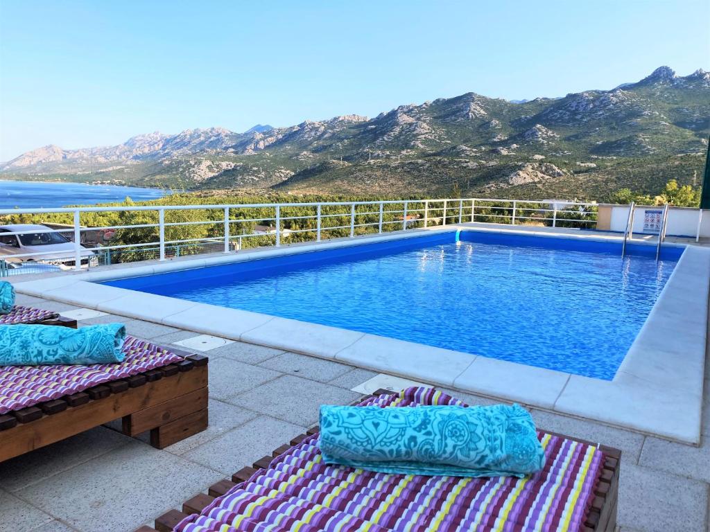 Bazén v ubytovaní Villa Maxim with Private Pool alebo v jeho blízkosti