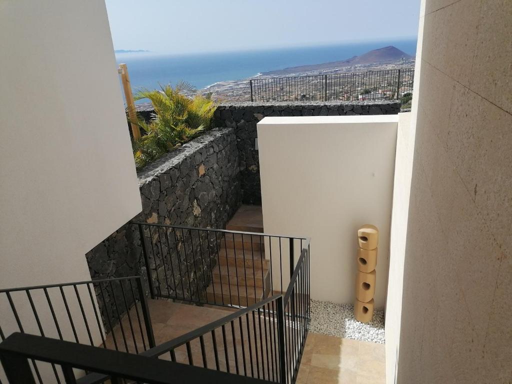 Balkón nebo terasa v ubytování VILLA “LA FLORIDA” - WONDERFUL VIEWS - POOL – WIFI