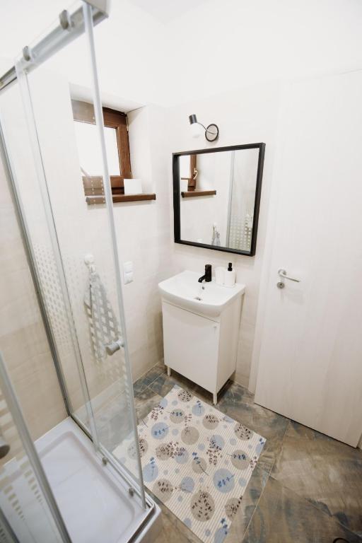 Suzanne Băile Figa- camere tip hotel - Chambre De Luxe (2 Adultes + 1 Enfant)