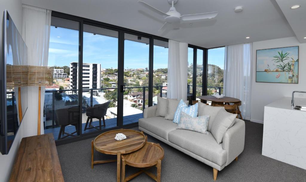 X Kirra Apartments - Resim 3