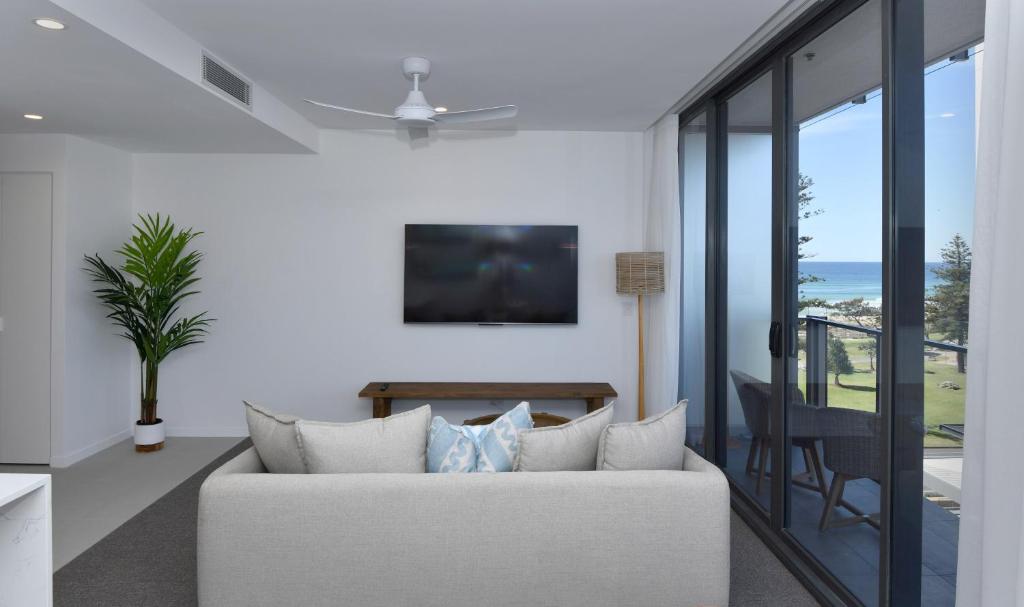 X Kirra Apartments - Resim 32