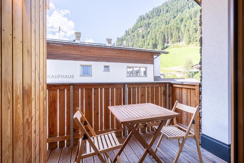 Nespecifikovaný výhled na hory nebo výhled na hory při pohledu z apartmánu