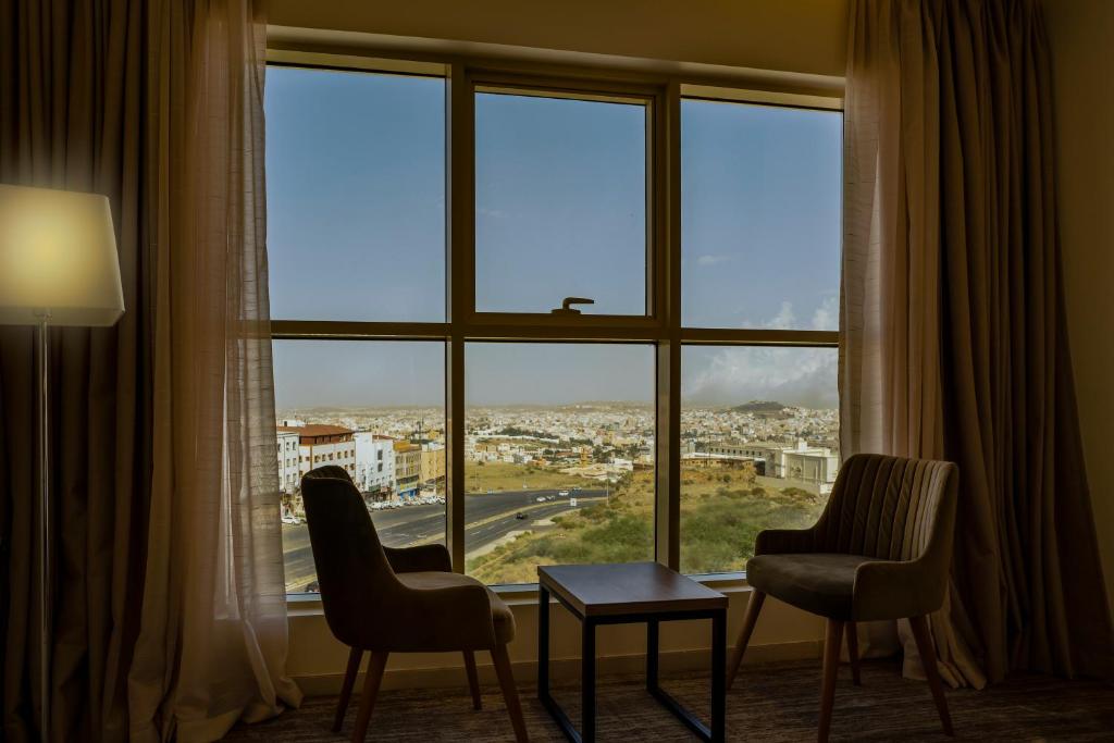 Nespecifikovaný výhled na hory nebo výhled na hory při pohledu z hotelu