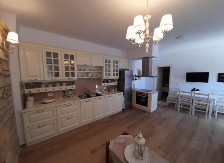 Kuchyň nebo kuchyňský kout v ubytování Vogklis House