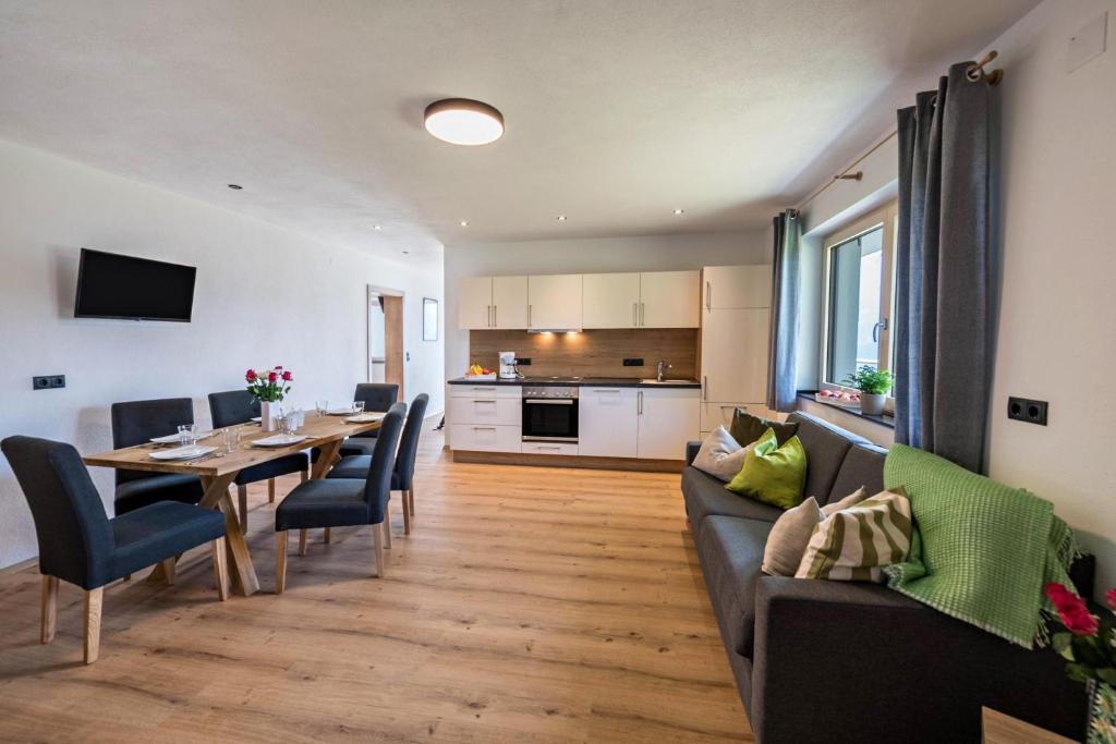 Kuchyňa alebo kuchynka v ubytovaní Ferienwohnung am Mühlbachl