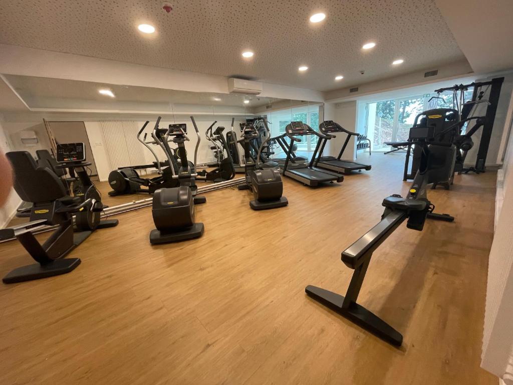 Fitness centrum a/nebo fitness zařízení v ubytování Hotel SPA Husseren Collections - Proche Colmar - Eguisheim