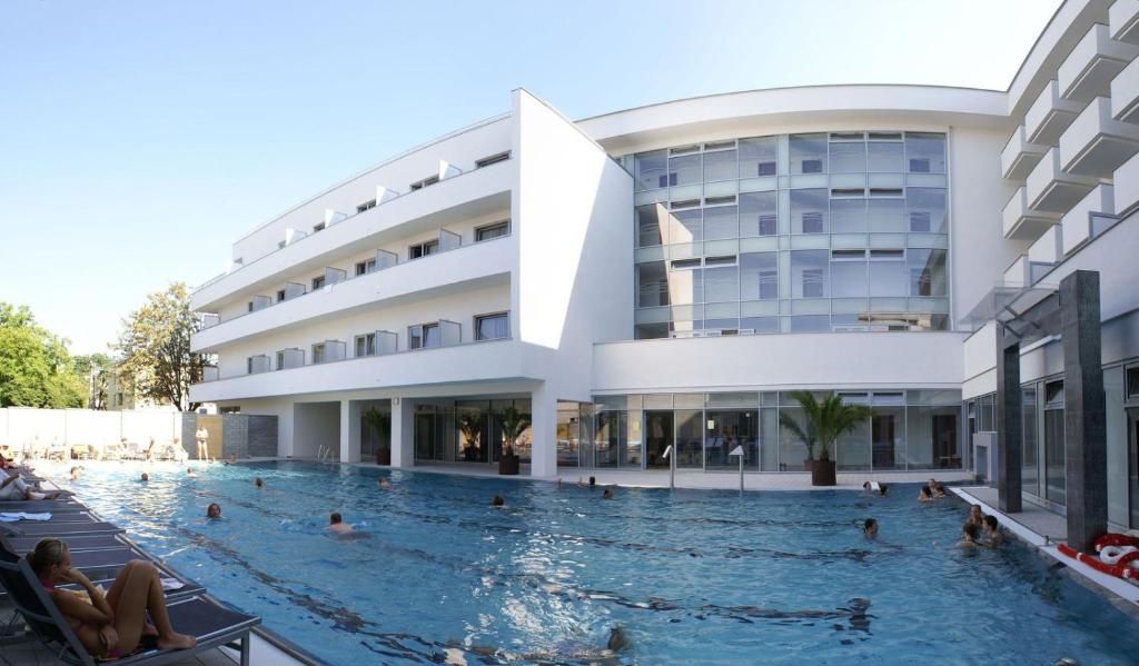 Bazén v ubytování VEĽKÁ FATRA kúpele Turčianske Teplice nebo v jeho okolí