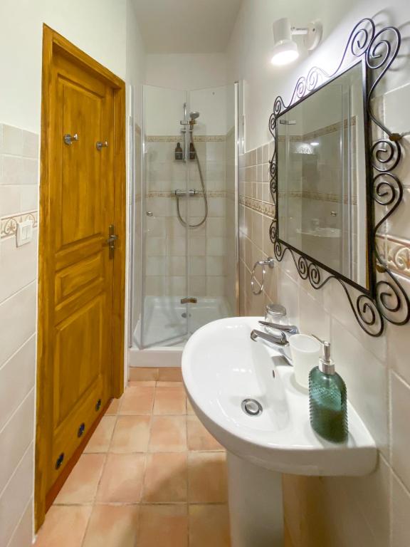 Koupelna v ubytování Entre Midi - Maison d'Hôtes - B&B