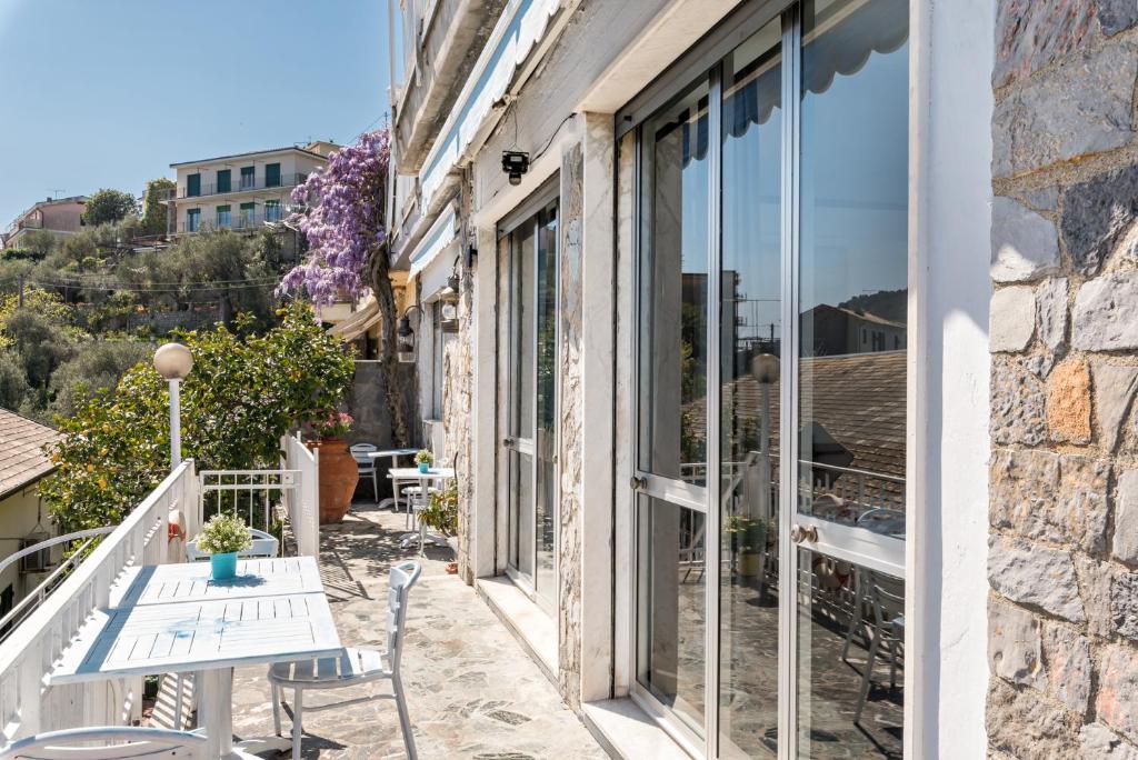 A balcony or terrace at Affittacamere la Tortuga
