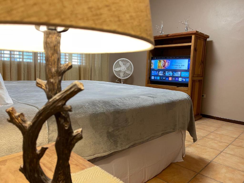 Μια τηλεόραση ή/και κέντρο ψυχαγωγίας στο Condo Beach Court