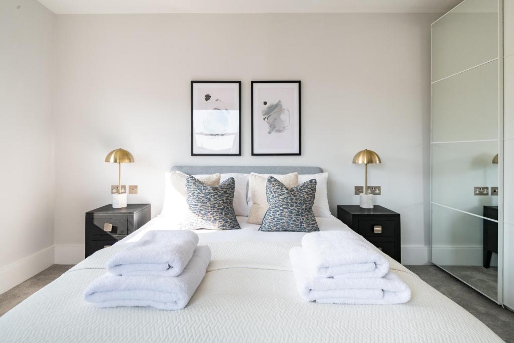 No. 2 Queensberry Place by Stayo - One-Bedroom Apartment