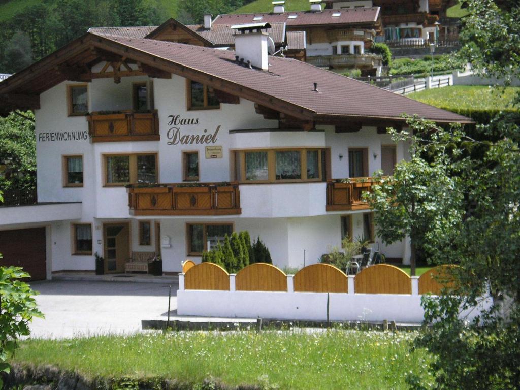 Budova, v ktorej sa apartmán nachádza