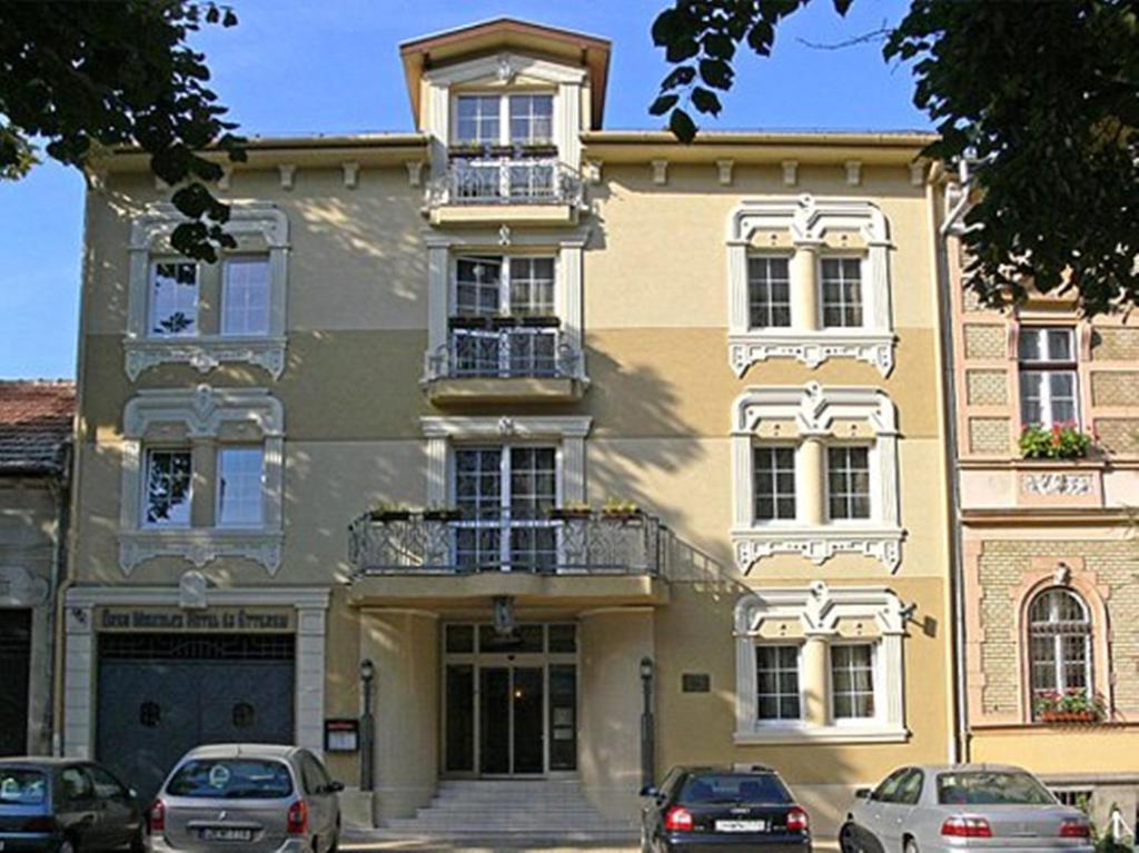 The building in which a szállodákat is located
