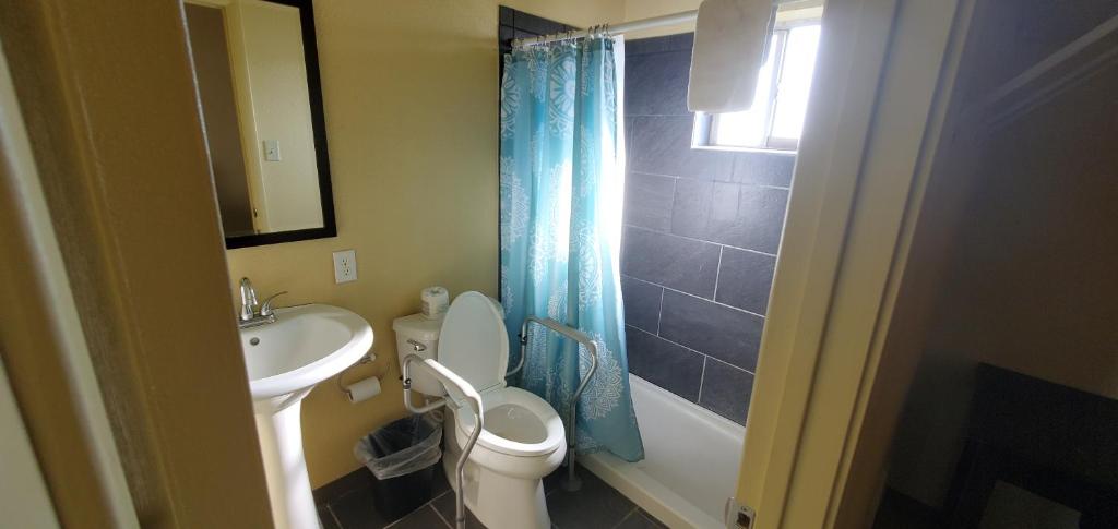 Town & Country - Standard Single Room