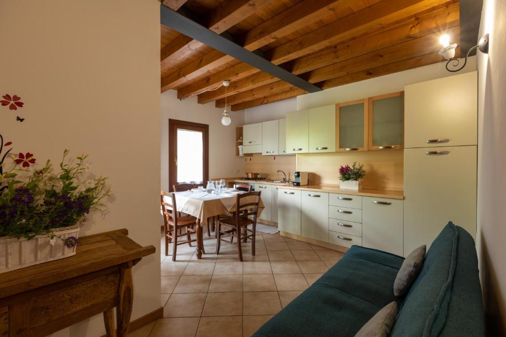Kuchyň nebo kuchyňský kout v ubytování Agriturismo L'Acero Rosso