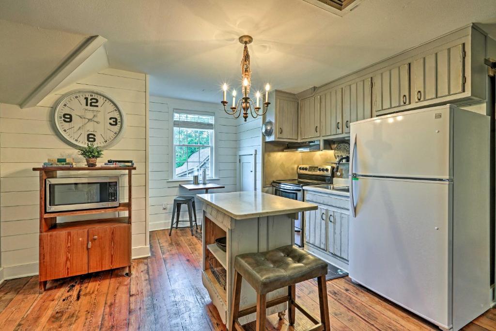 Charming Newnan Carriage House on 95 Acres!, Newnan (updated prices 2024)