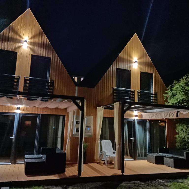 Domki Dwie Fale w centrum, blisko plaży - Two-Bedroom Chalet