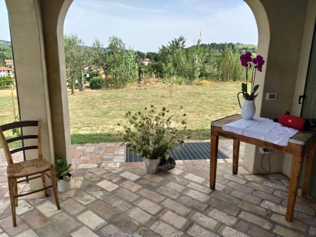 A garden outside BeB montefratta