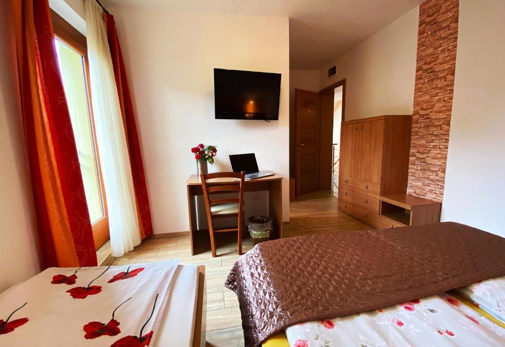 Postel nebo postele na pokoji v ubytování Guesthouse Mesec Zaplana