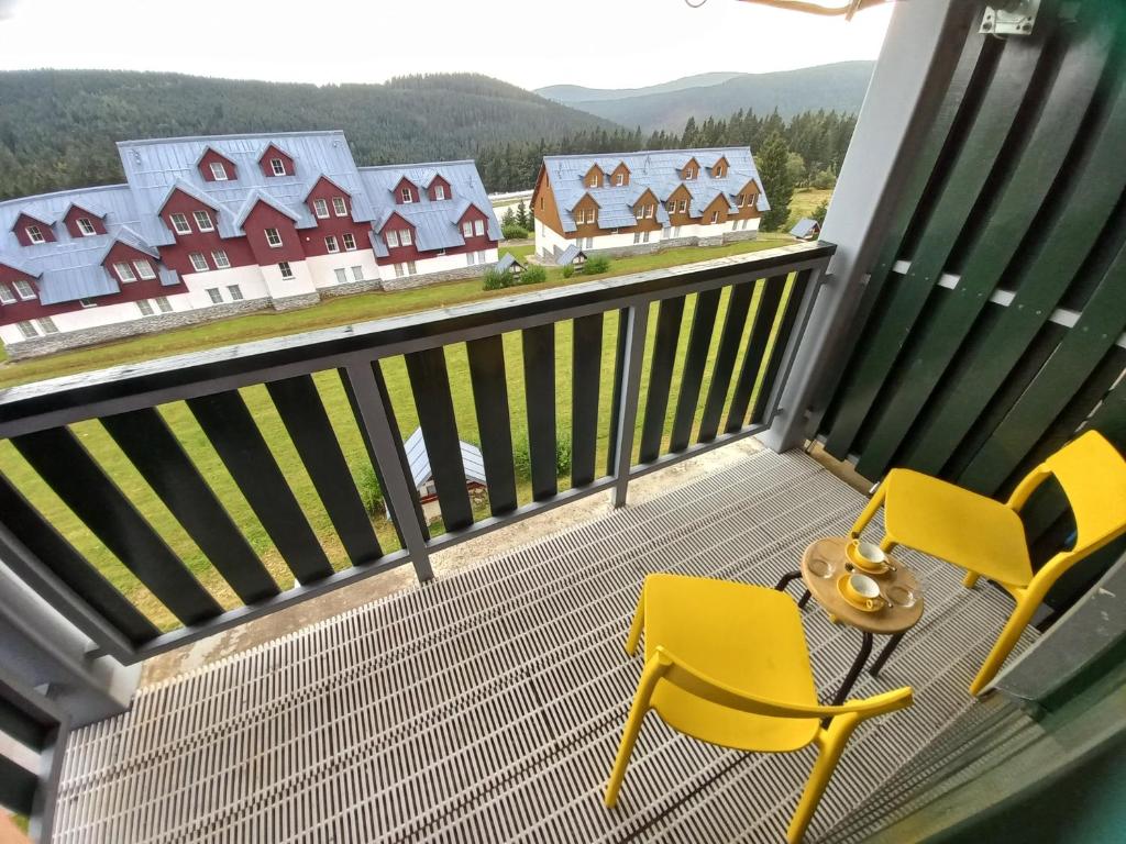 Balkon lub taras w obiekcie Horní Mísečky Apartmán E25 u sjezdovky, max 6 osob