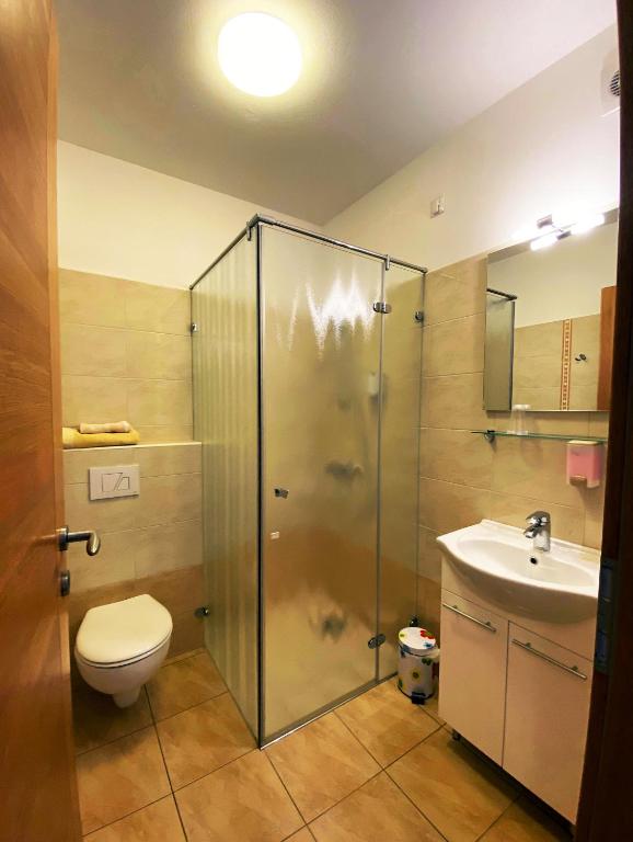 Koupelna v ubytování Guesthouse Mesec Zaplana