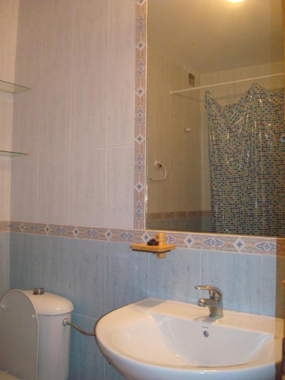 Koupelna v ubytování Apt on the ground floor, with a large terrace, two bedrooms and Ac