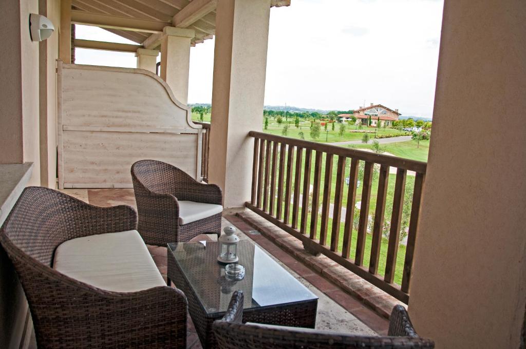 Balkon lub taras w obiekcie Garda Residence San Vigilio Golf