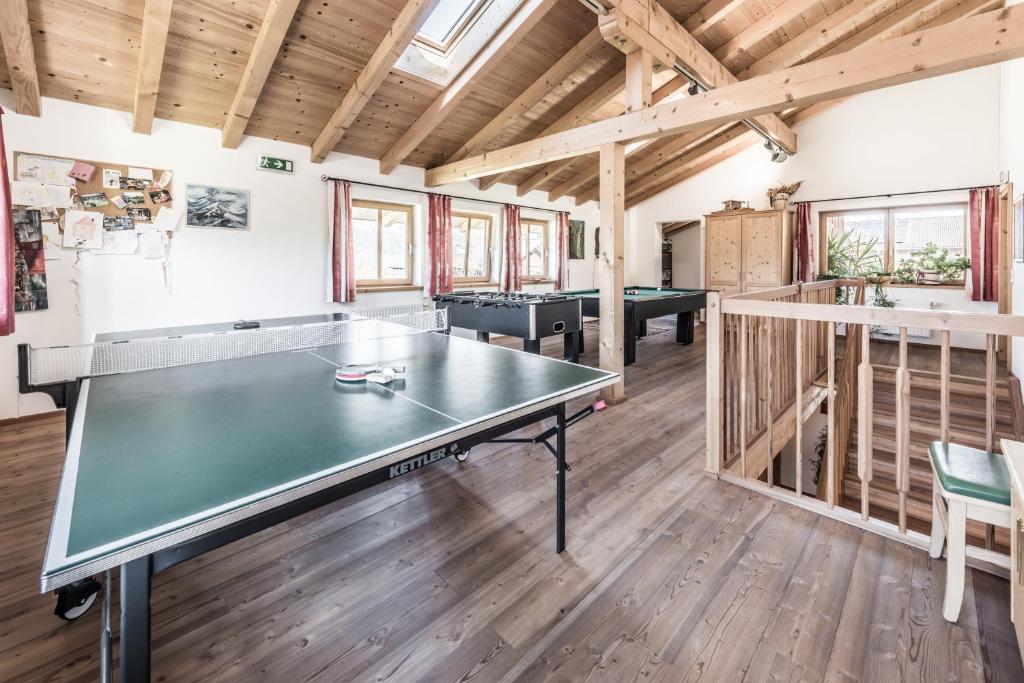 Stolní tenis v ubytování Ferienhof Oberreit nebo okolí