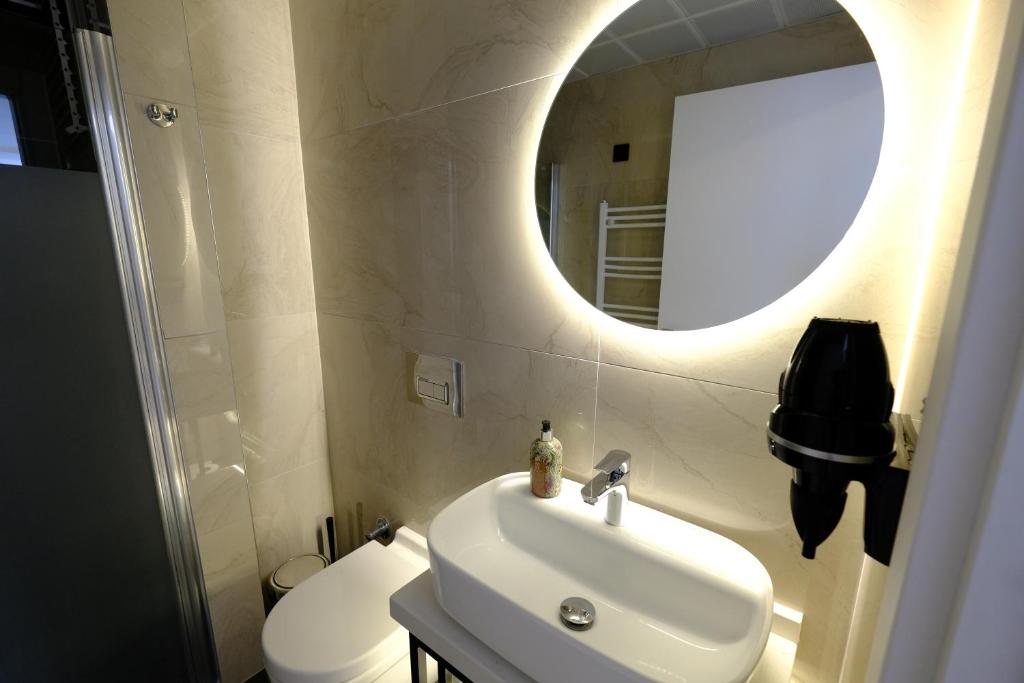 Ένα μπάνιο στο Vega Suites