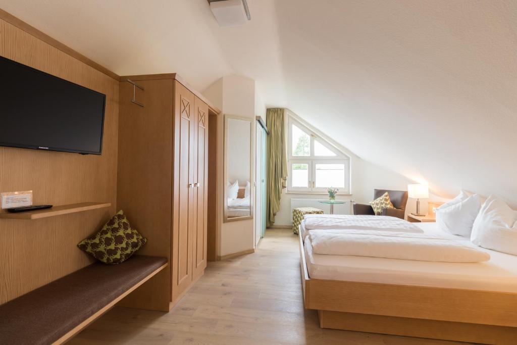 Gästehaus Burgblick - Large Double Room