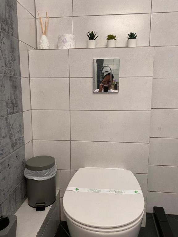 A bathroom at Snow Sheep apART - апартамент с две спални