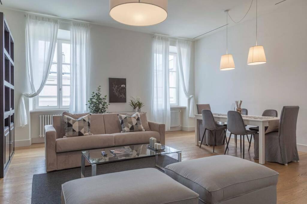 Posedenie v ubytovaní Palazzo Tergesteo Tirabora Suite Apartments
