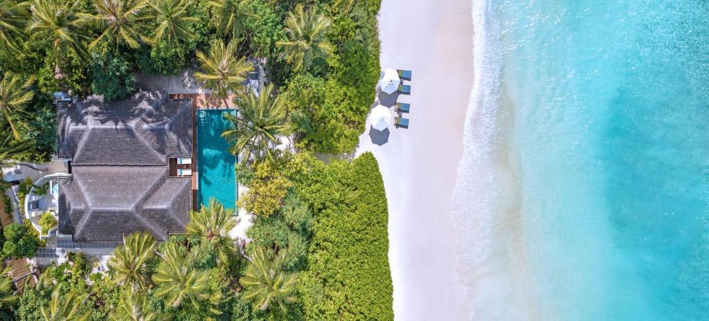 Anantara Kihavah Maldives Villas - View 13