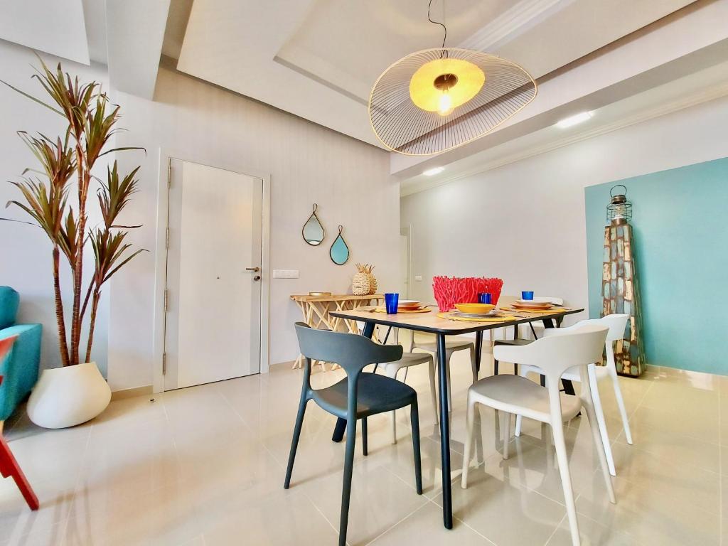 Posedenie v ubytovaní Aromas Suites Apartments