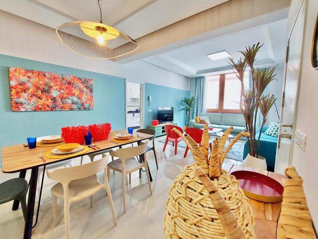 Posedenie v ubytovaní Aromas Suites Apartments