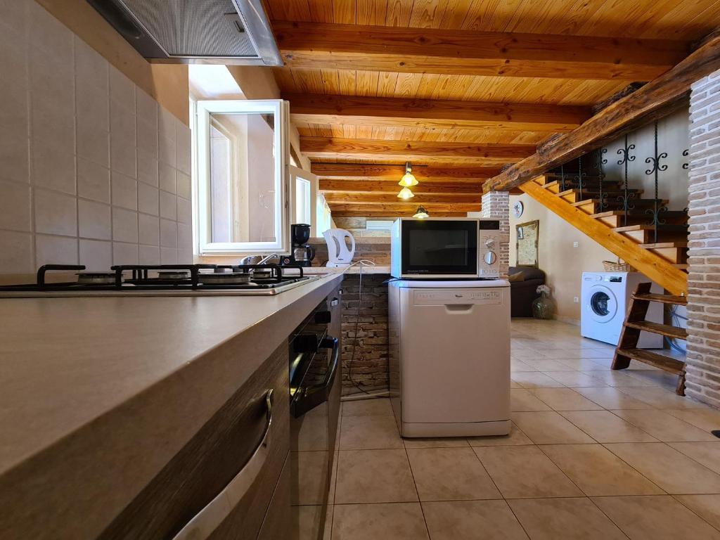Kuchyňa alebo kuchynka v ubytovaní House Kavran 1186