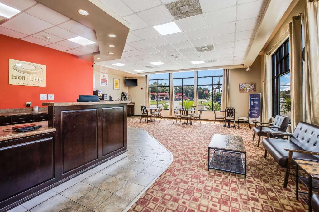 Posezení v ubytování Econo Lodge