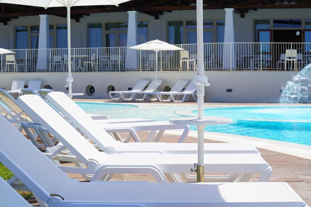 Bazén v ubytování GH Santina Resort & SPA nebo v jeho okolí