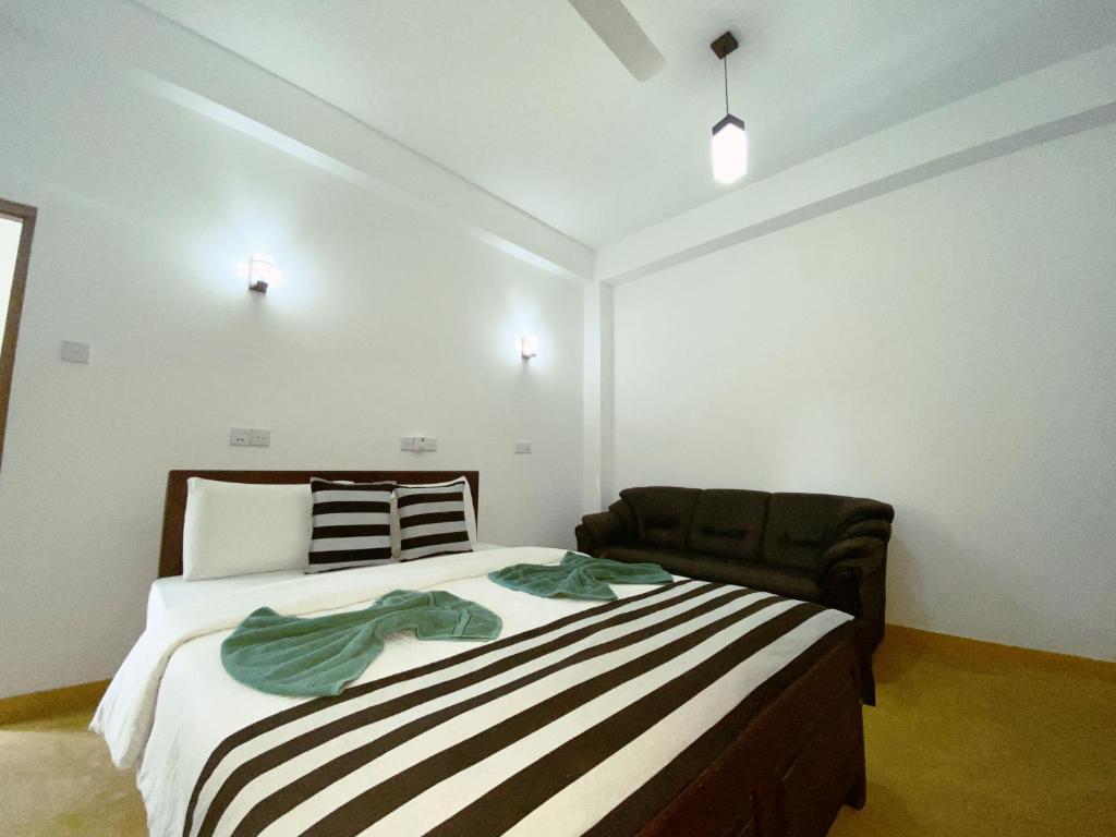 Misty Elegance - Ella. - 1