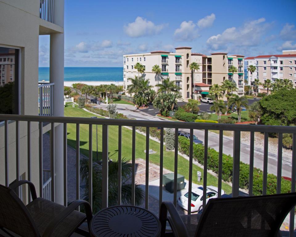 Sunset Vistas Two Bedroom Beachfront Suites - 