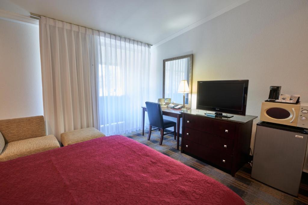 Riverview Inn & Suites - Camera Deluxe, Letto Matrimoniale