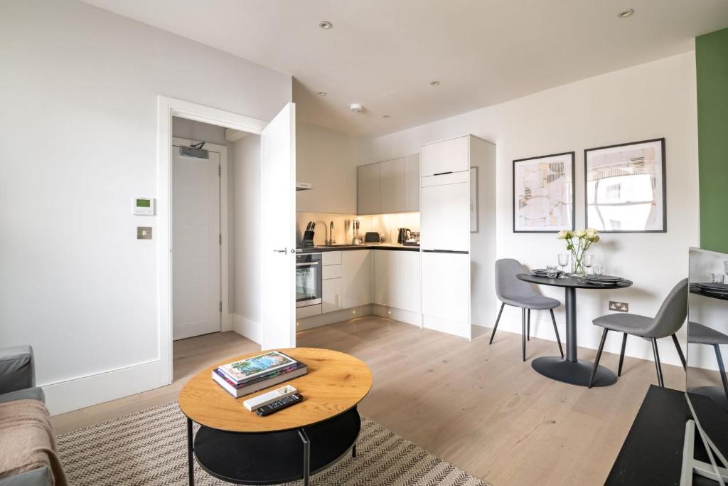No. 2 Queensberry Place by Stayo - Apartment With Terrace
