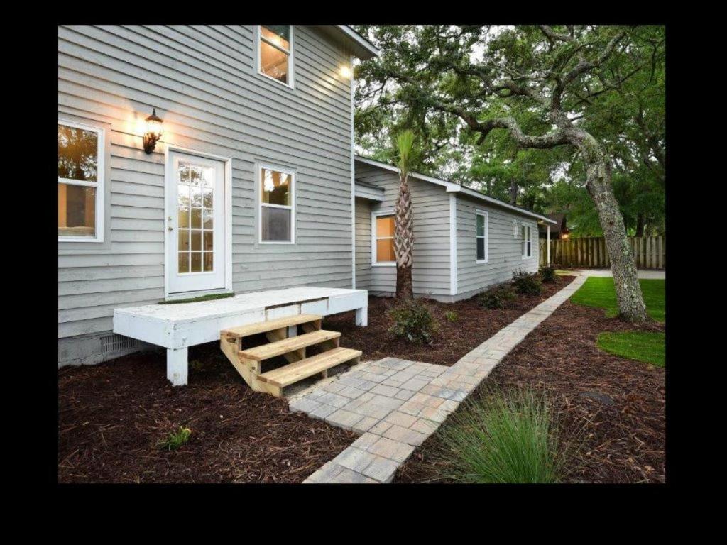 Anchors All Around, Oak Island (updated prices 2024)