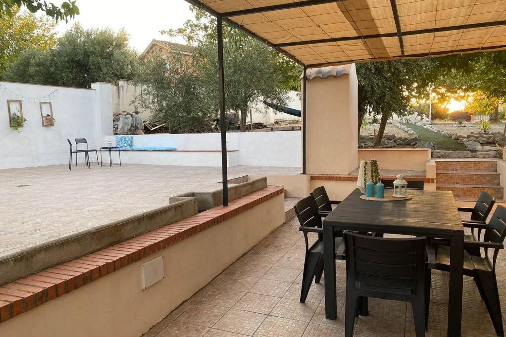 Bazén v ubytovaní Casa Cactus Preciosa casa rural con piscina y exterior privado muy amplio alebo v jeho blízkosti