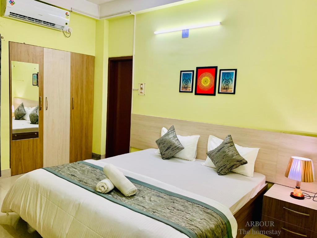ARBOUR The Homestay - Deluxe Dubbele Of Dubbele Kamer Met Balkon